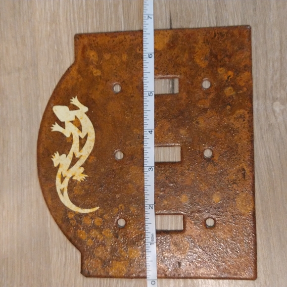 Gecko Light Switch Plate - Picture 4 of 4